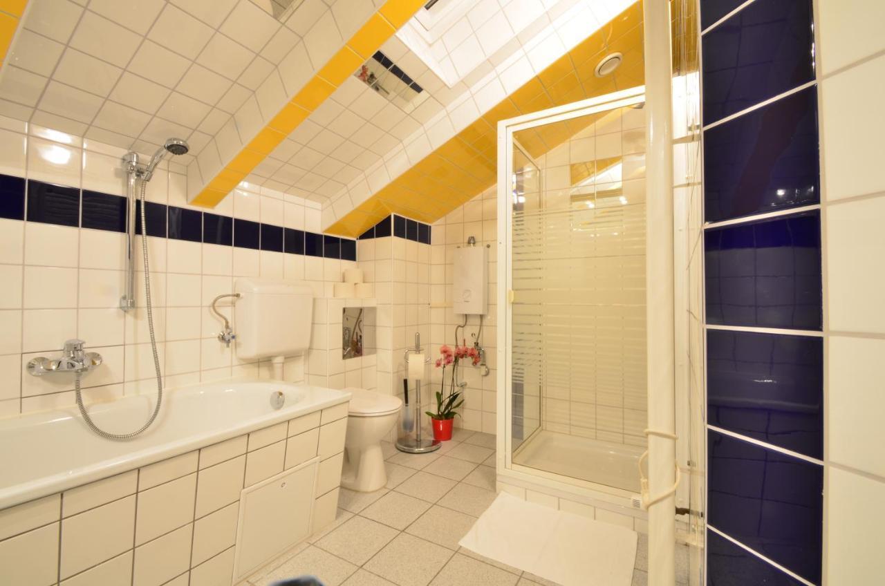 Apartment Ajo Apartments - Alte Donau Lake View Penthouse - Self-Check-In *